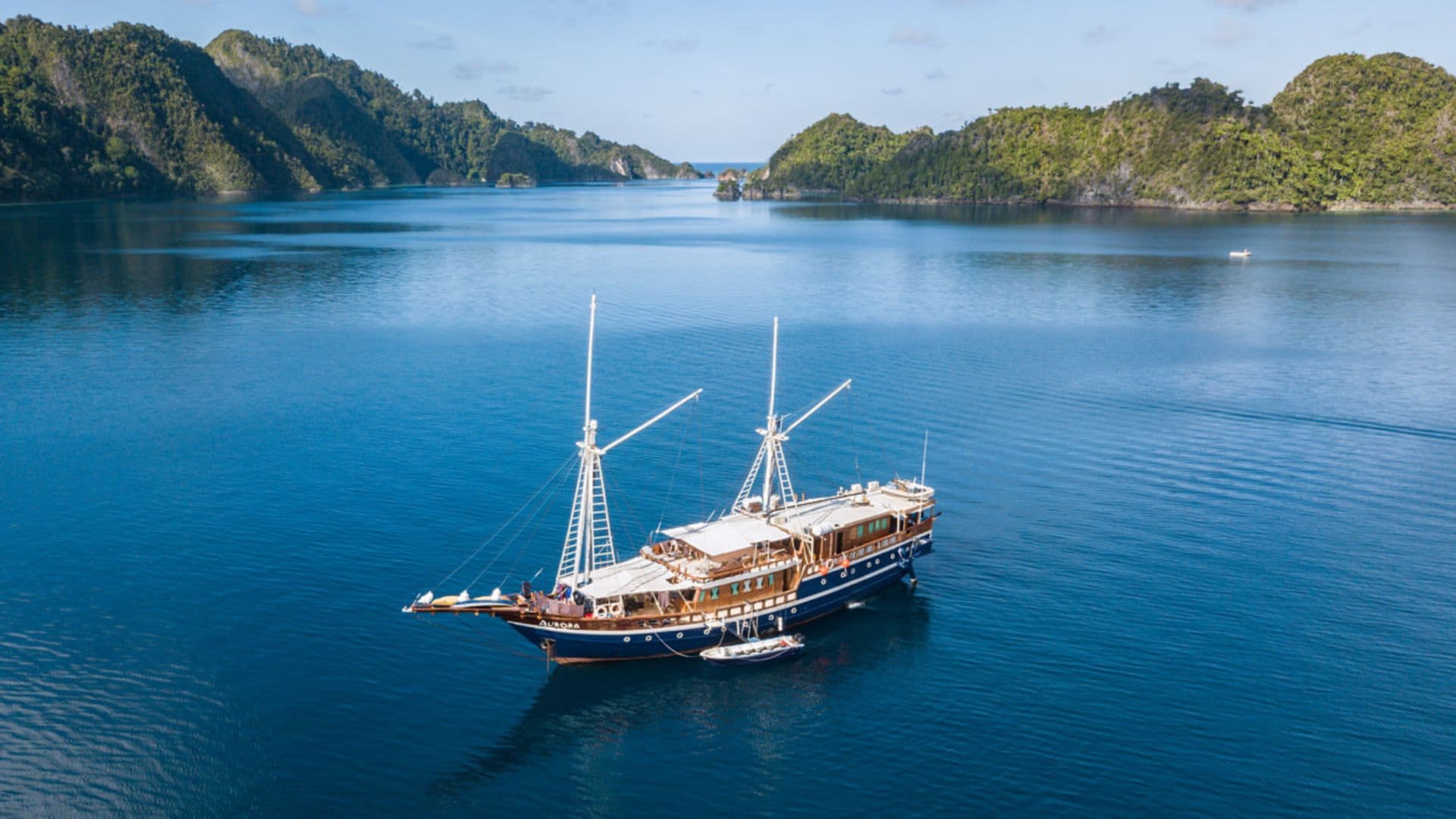 Aurora Liveaboard Indonesia