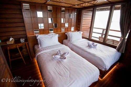Middle & Upper Deck Cabin, Neomi